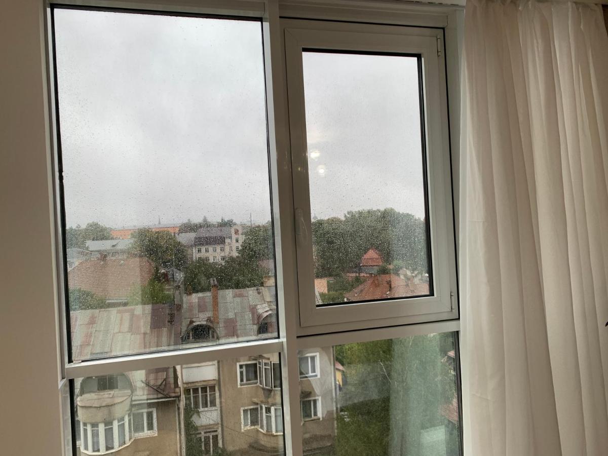 Апартаменти-Студія На Герцена Tsjernivsi Buitenkant foto
